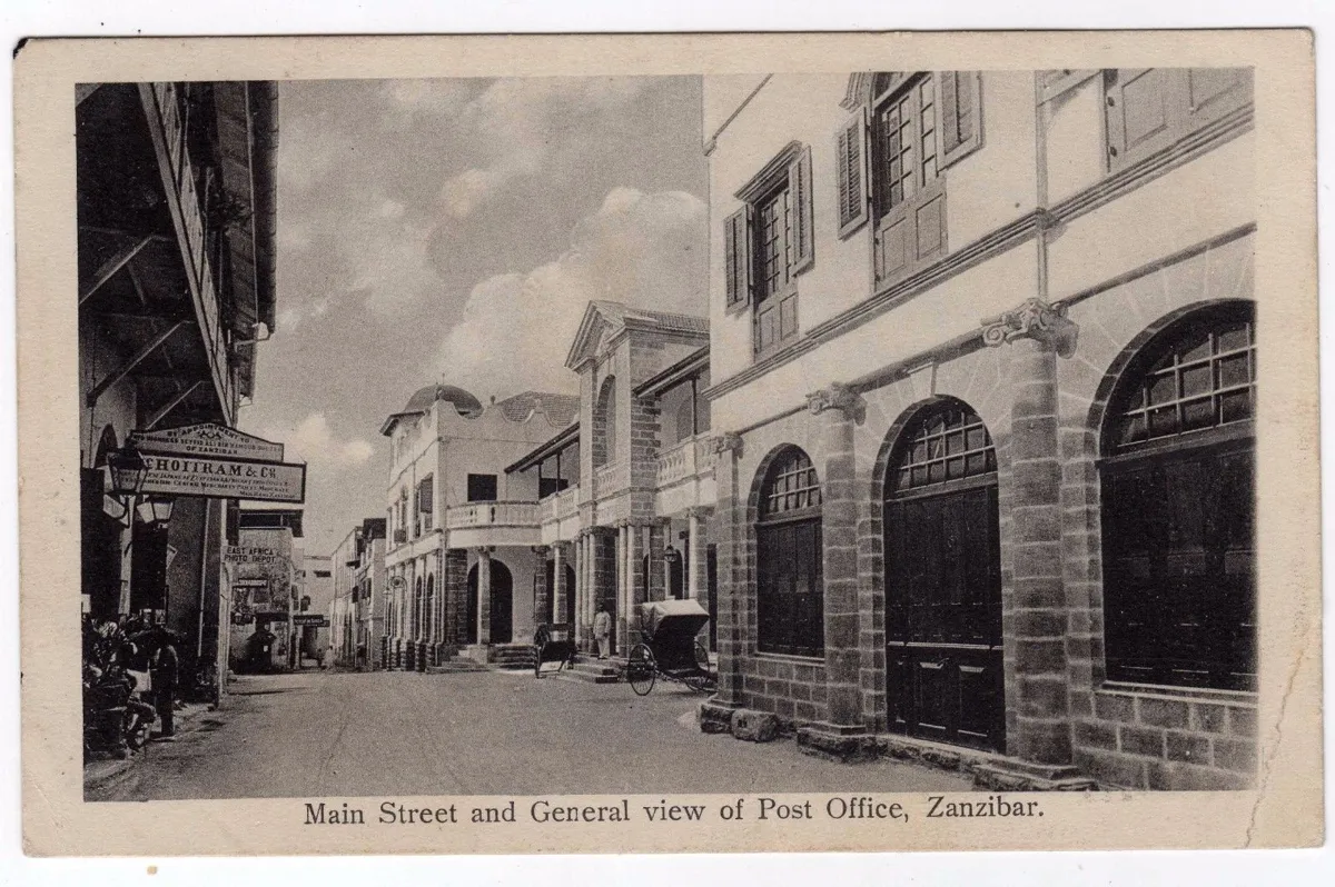 Vintage photo of the arched old Post Office building on Main Street